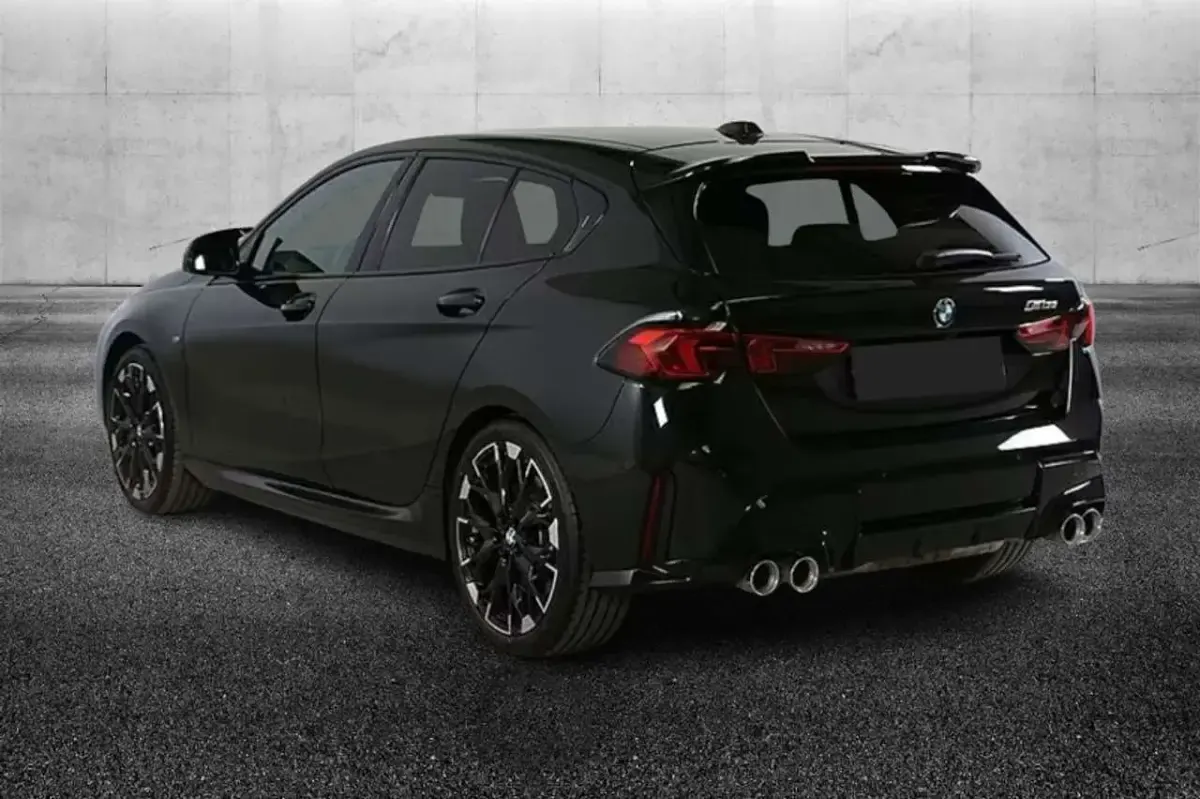 Usata BMW M135 M Sport 300 CV (220 kW) 2025 Nero Utilitaria