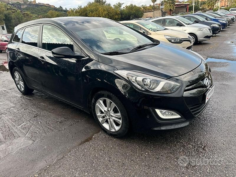 Usata Hyundai i30 110 CV (80 kW) 2014 Nero Utilitaria