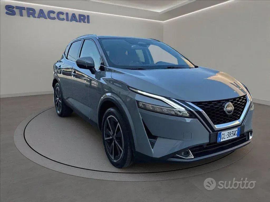 Usata Nissan Qashqai Tekna 140 CV (102 kW) 2023 Grigio pastello SUV