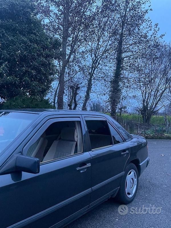 Usata Mercedes 200 1989 Grigio Berlina