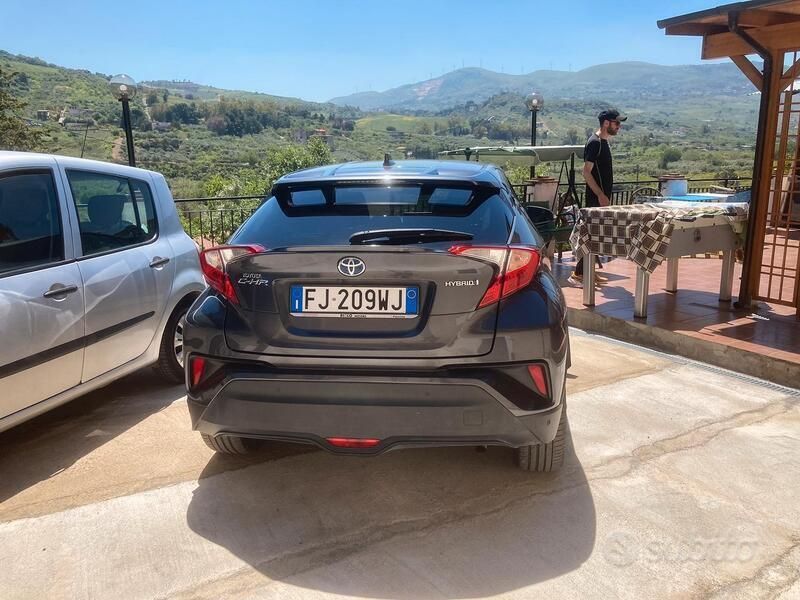 Usata Toyota C-HR Trend 98 CV (72 kW) 2017 Grigio SUV