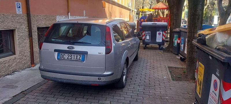 Usata Ford Focus Style 90 CV (66 kW) 2006 Station wagon