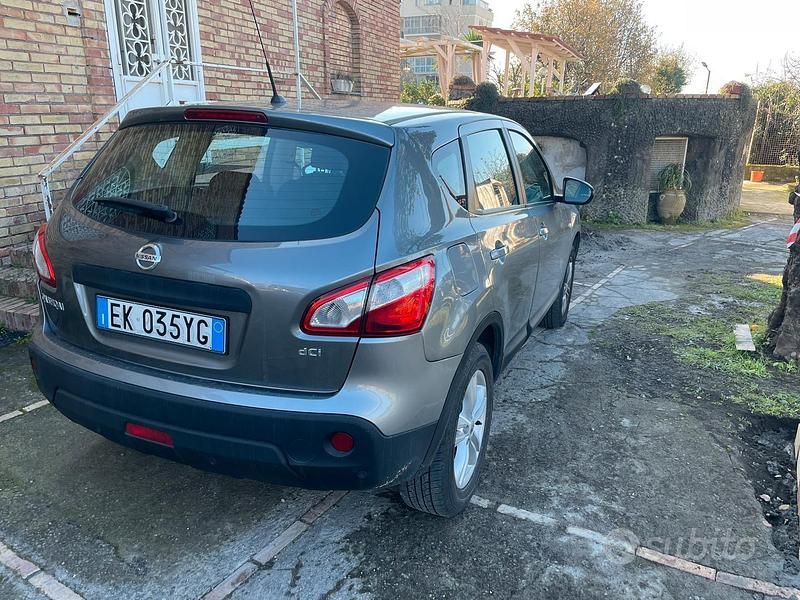 Usata Nissan Qashqai 115 CV (84 kW) 2011 Grigio SUV