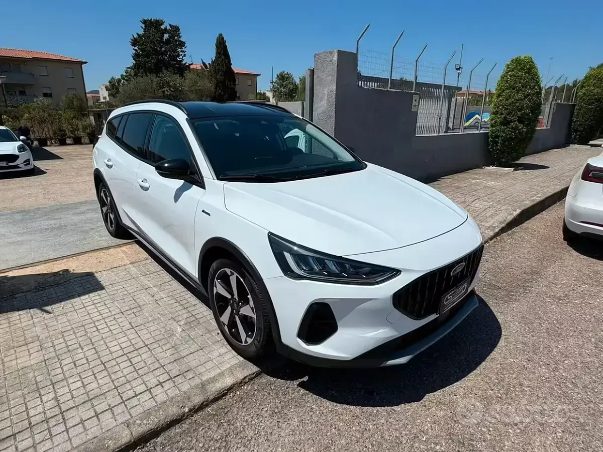 Usata Ford Focus Active 120 CV (88 kW) 2022 Bianco Station wagon