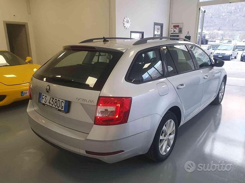 Occasion Skoda Octavia Executive 116 ch (85 kW) 2018 Gris Break