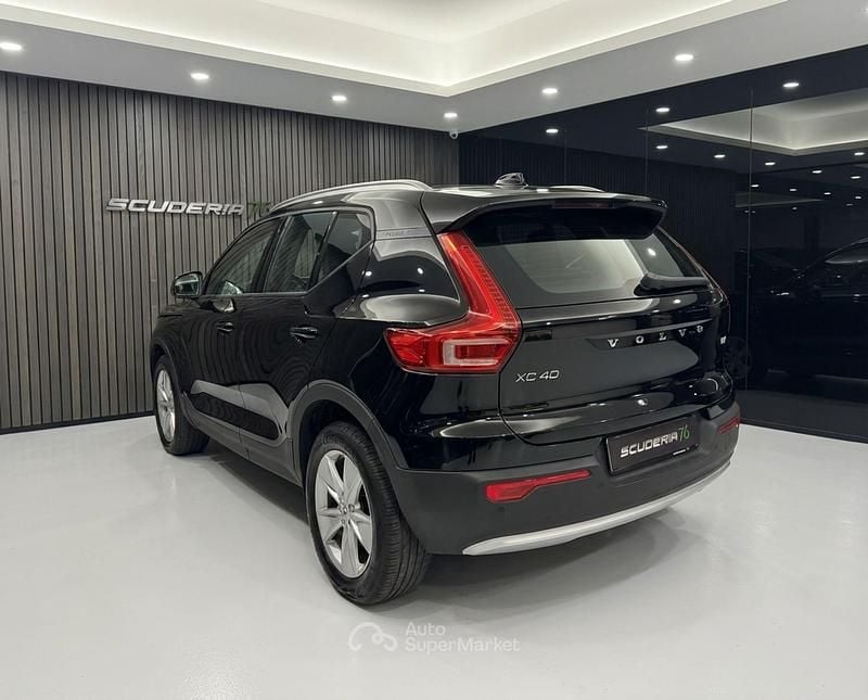Usata Volvo XC40 Core 129 CV (94 kW) 2023 Onyx black SUV