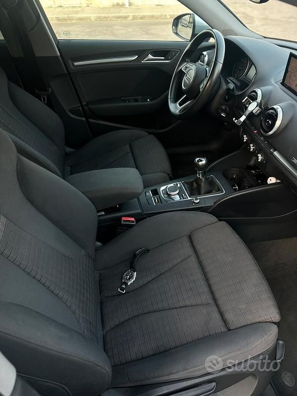 Usata Audi A3 116 CV (85 kW) 2019 Grigio Berlina