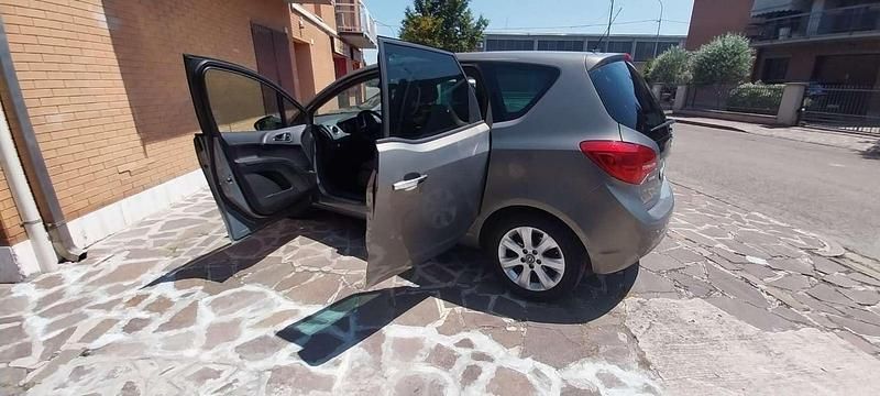 Usata Opel Meriva Cosmo 95 CV (69 kW) 2011 Monovolume