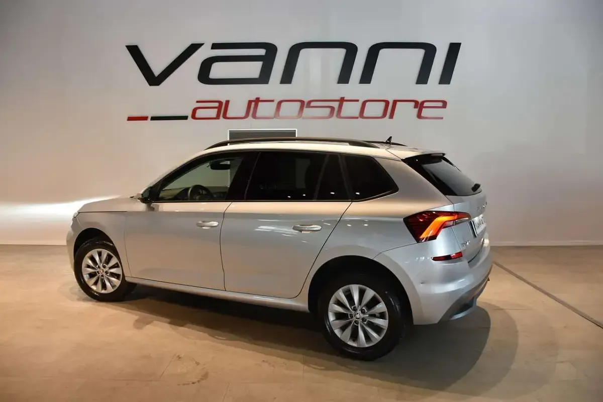 Usata Skoda Kamiq Ambition 110 CV (80 kW) 2022 Argento SUV
