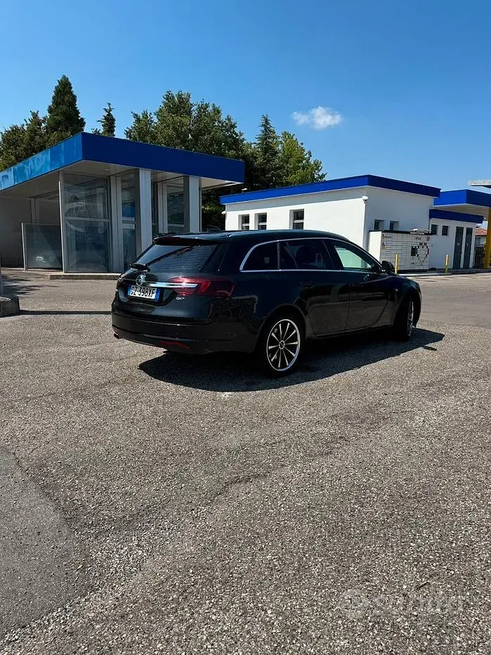 Usata Opel Insignia 170 CV (125 kW) 2015 Nero Station wagon