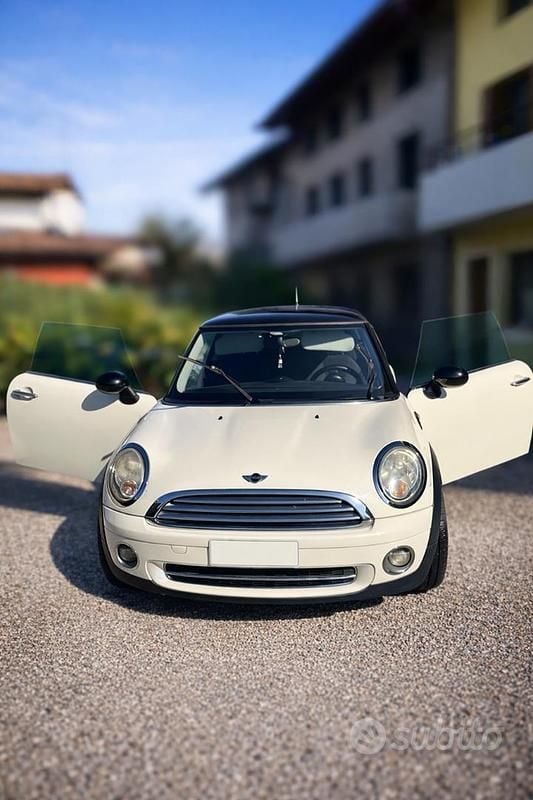 Usata Mini Cooper 109 CV (80 kW) 2009 Bianco Utilitaria