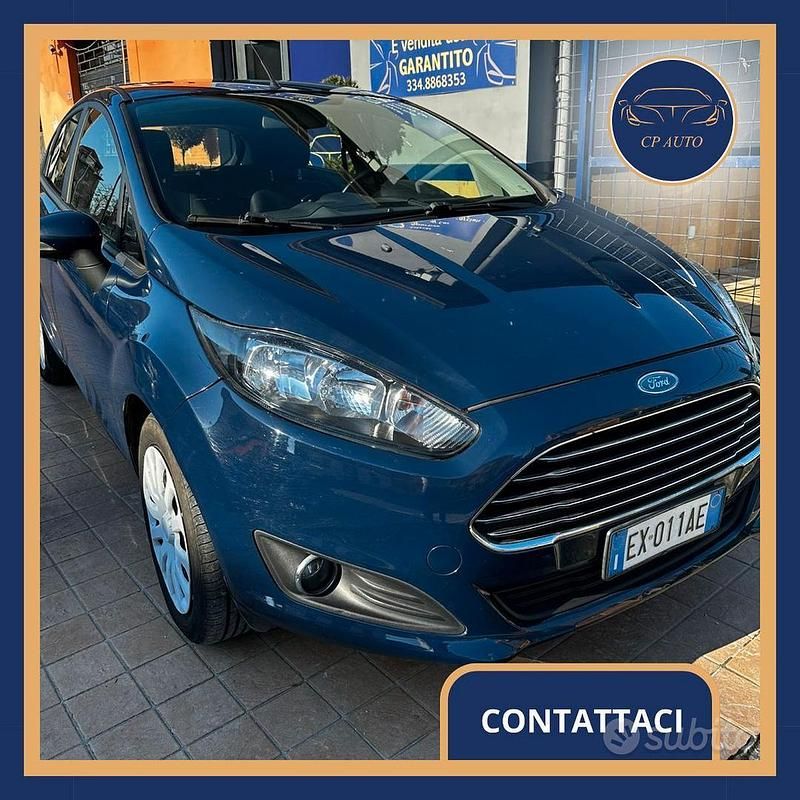 Usata Ford Fiesta 75 CV (55 kW) 2015 Blu Berlina