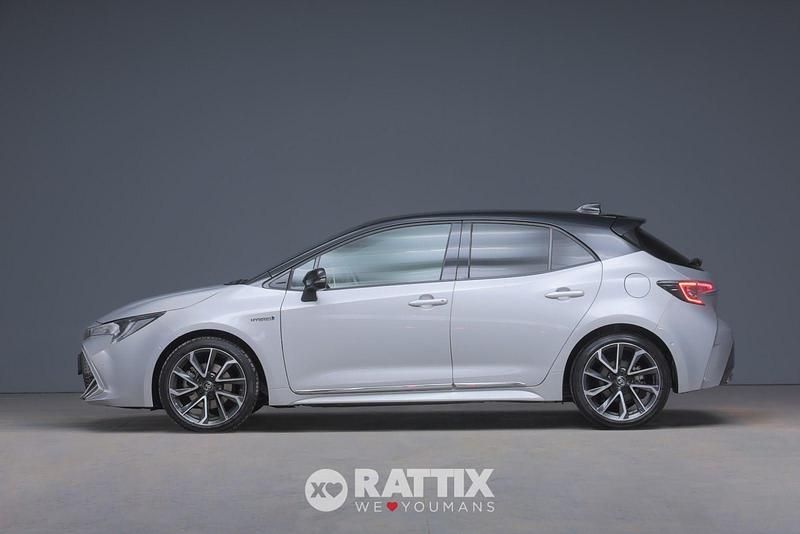 Silver & black Usata 2021 Toyota Corolla Lounge Tre volumi | 20.473 € (Buon prezzo) - Immagine 1/4