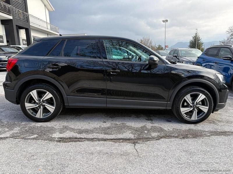 Käytetty Audi Q2 Business Plus 116 HP (85 kW) 2022 Musta Katumaasturi
