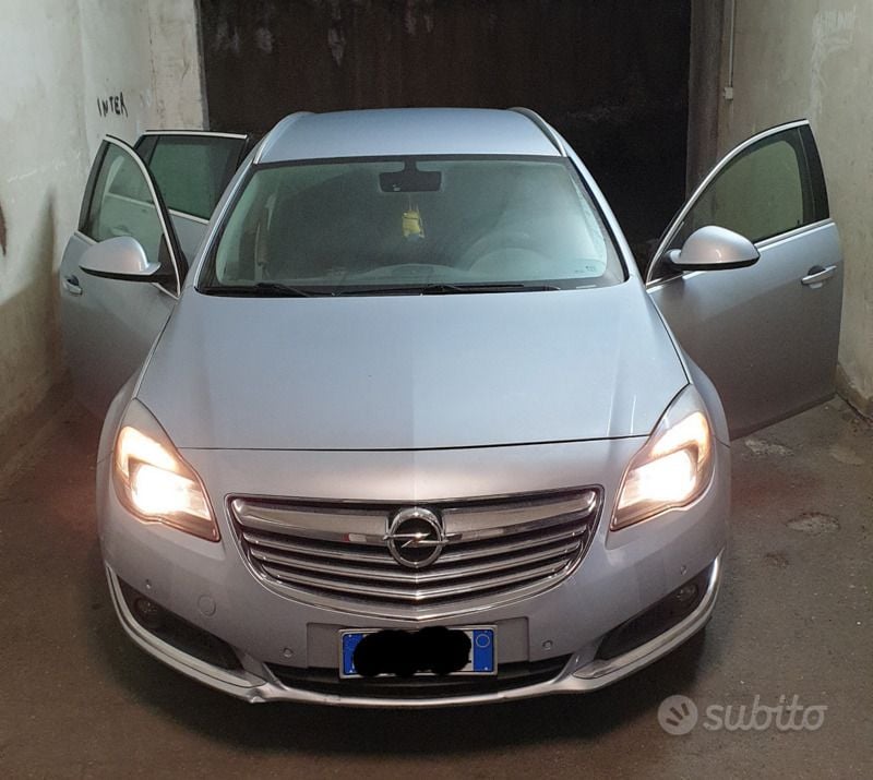 Grigio Usata 2015 Opel Insignia Sport Station wagon | 7000 € (Ottimo prezzo) - Immagine 1/4