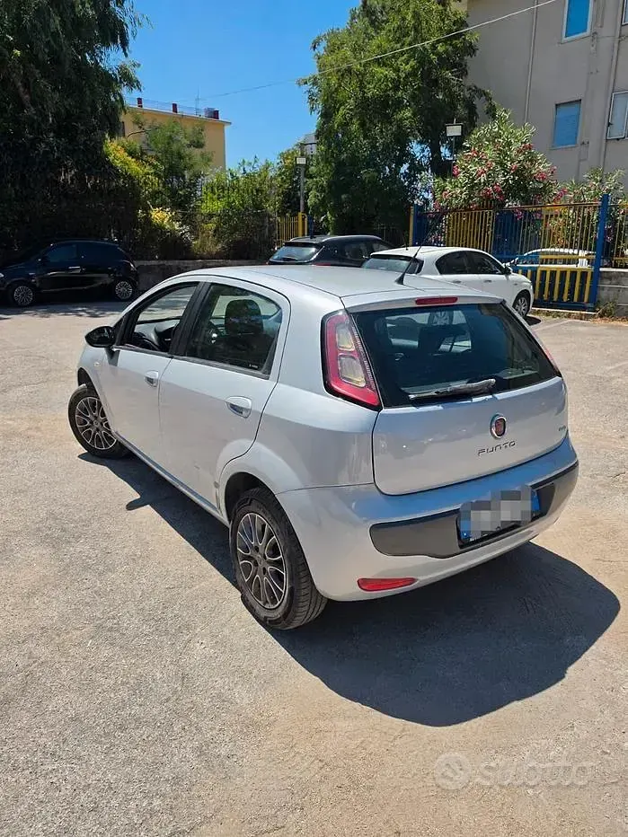 Usata Fiat Grande Punto 69 CV (50 kW) 2010 Beige Utilitaria