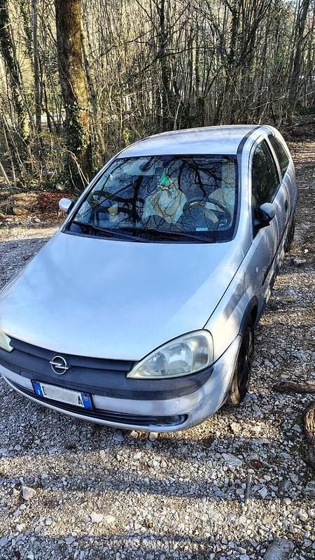 Usata Opel Corsa 55 CV (40 kW) 2001 Grigio Utilitaria