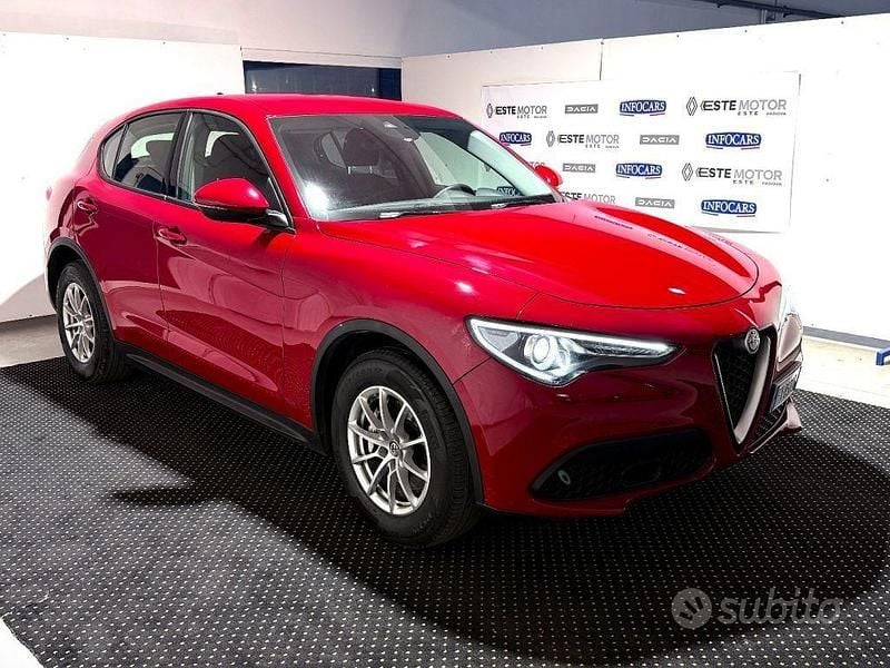 Usata Alfa Romeo Stelvio Business 160 CV (117 kW) 2019 Rosso pastello SUV