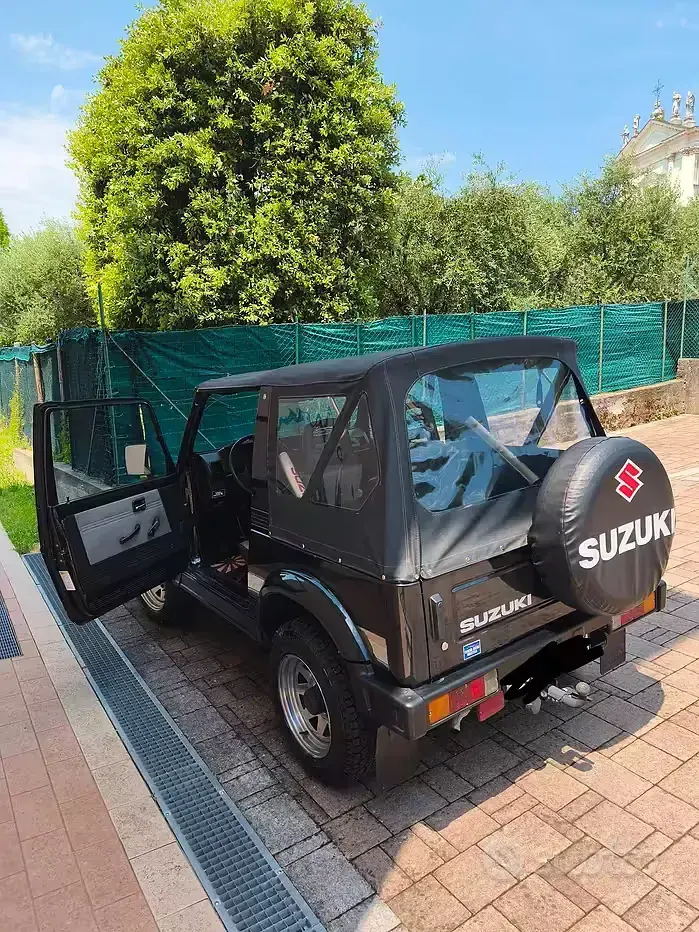 Usata Suzuki Samurai 64 CV (47 kW) 1988 Nero SUV