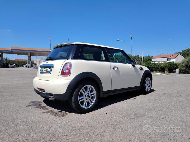 Usata Mini Cooper Coupé 95 CV (69 kW) 2011 Bianco Coupé