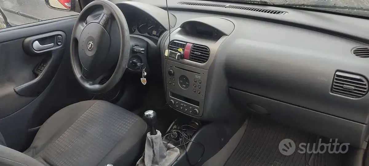 Usata Opel Corsa 75 CV (55 kW) 2004 Verde Utilitaria