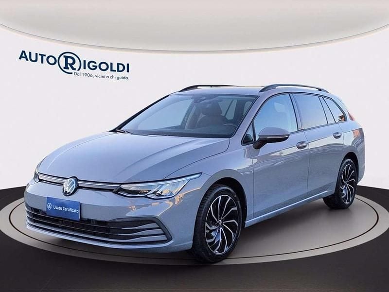 Moonstone grey Usata 2022 VW Golf VIII Life Station wagon | 20.800 € (Buon prezzo) - Immagine 1/4