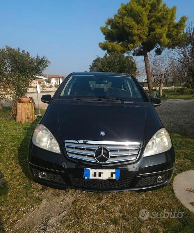 Usata Mercedes A160 95 CV (69 kW) 2010 Nero Utilitaria