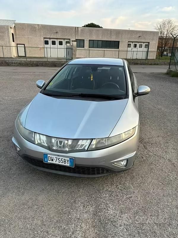 Usata Honda Civic 83 CV (61 kW) 2008 Grigio Berlina