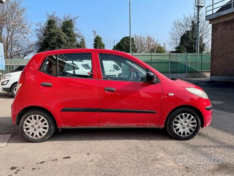 Usata Hyundai i10 66 CV (48 kW) 2010 Rosso Utilitaria