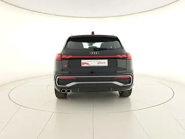 Nuova Audi Q5 S-Line 204 CV (150 kW) 2025 Nero mito metallizzato SUV
