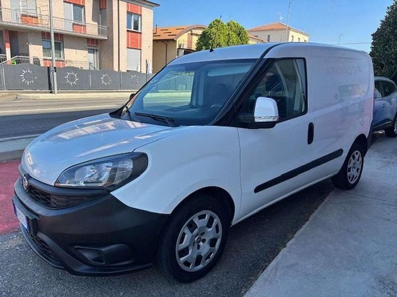Bianco Usata 2018 Fiat Doblò Monovolume | 6950 € (Super prezzo) - Immagine 1/4