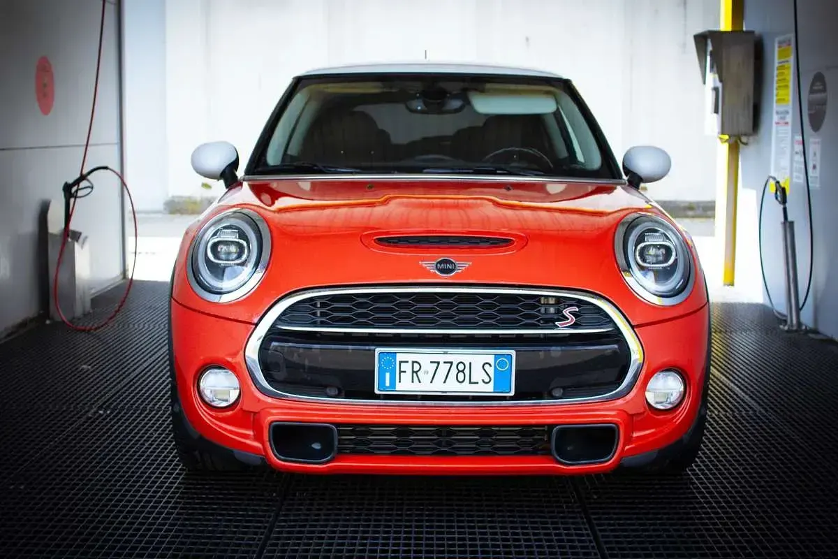 Usata Mini Cooper S 192 CV (141 kW) 2018 Arancione Utilitaria