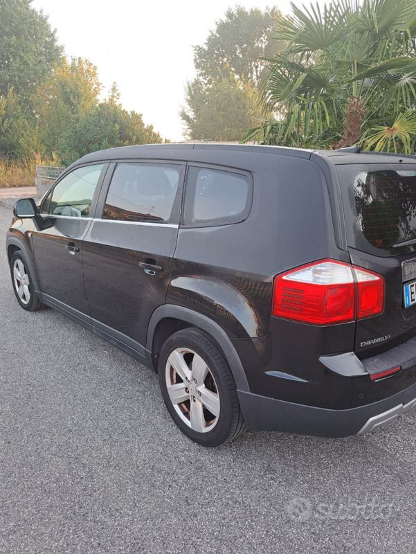Usata Chevrolet Orlando 163 CV (119 kW) 2011 Nero Monovolume