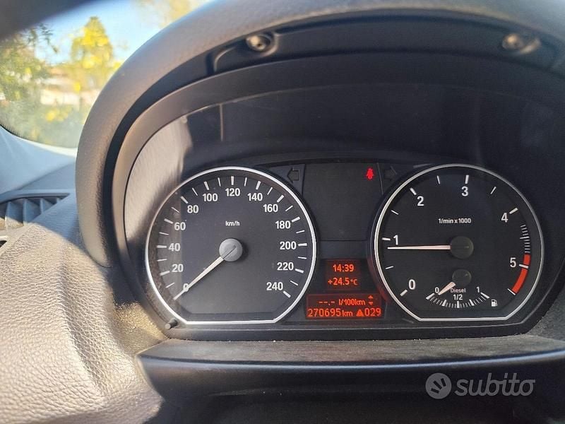 Usata BMW 118 143 CV (105 kW) 2007 Nero Utilitaria