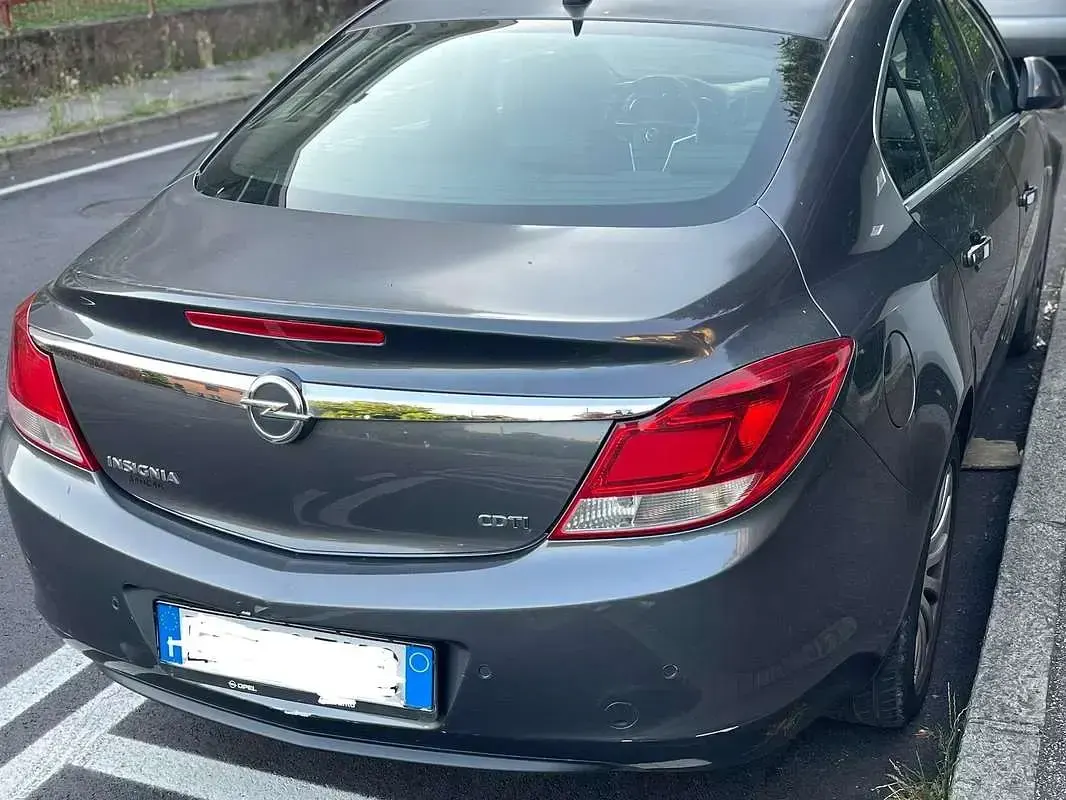 Usata Opel Insignia Cosmo 160 CV (117 kW) 2011 Grigio Berlina
