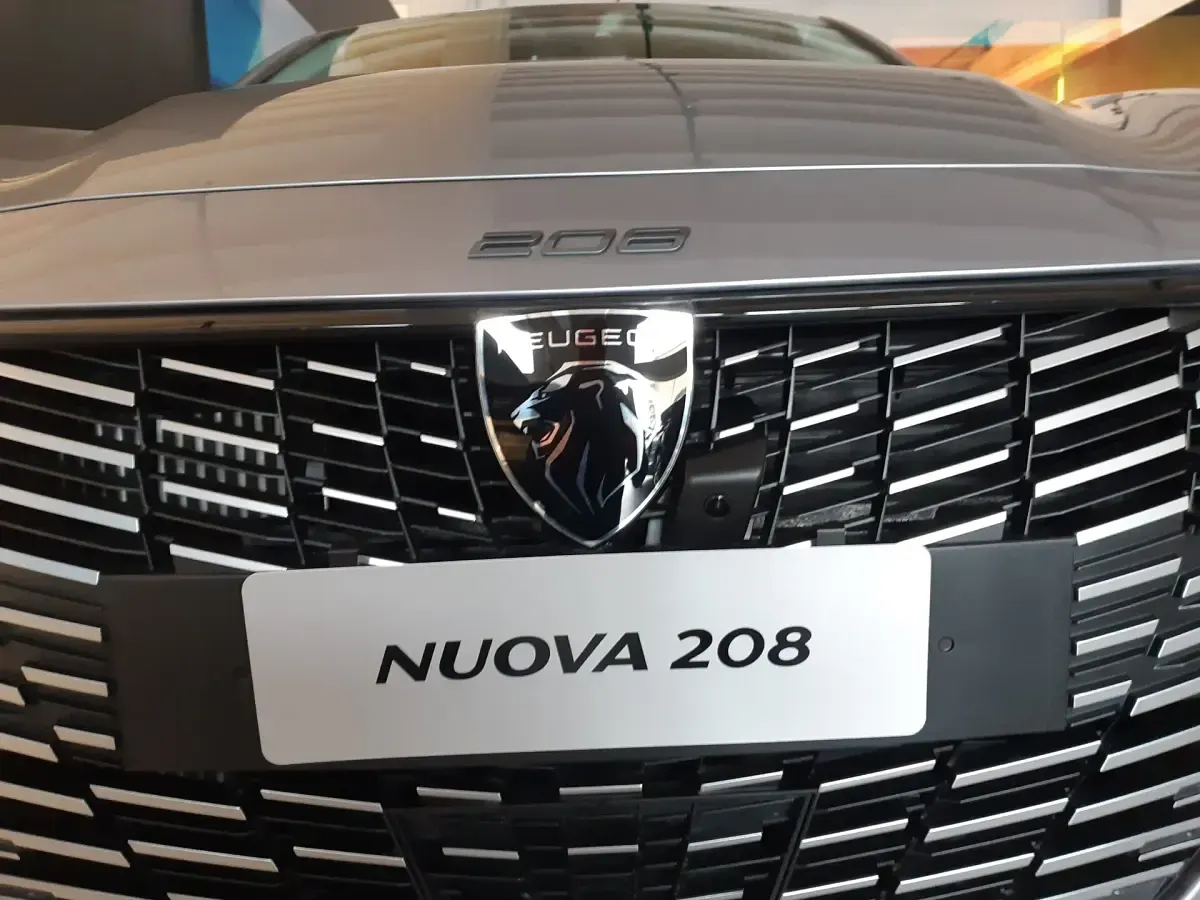 Nuova Peugeot 208 Allure 2025 Utilitaria
