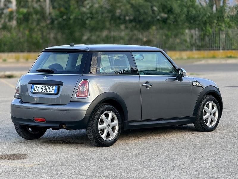 Usata Mini Cooper 75 CV (55 kW) 2009 Grigio Utilitaria
