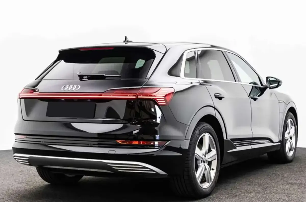 Usata Audi e-tron Business 158 kW (215 CV) 2021 Nero SUV