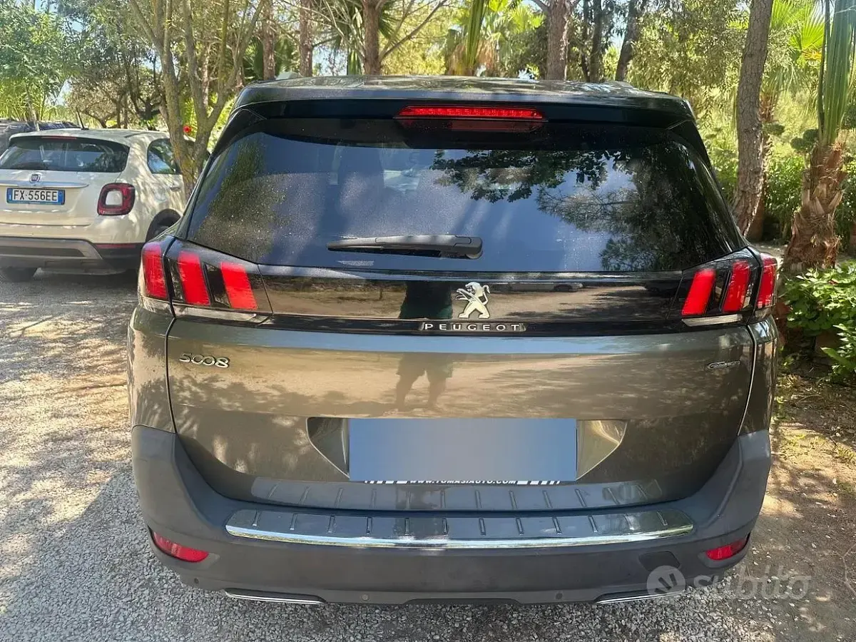 Usata Peugeot 5008 131 CV (96 kW) 2019 Grigio SUV