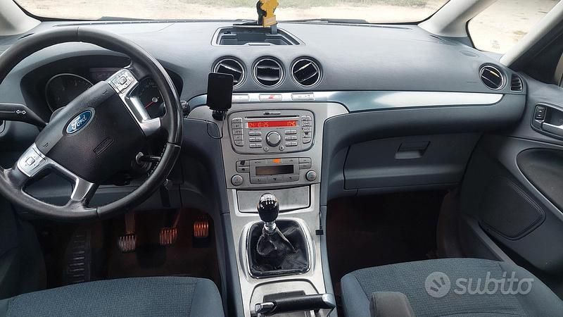 Begagnad Ford Galaxy 116 HK (85 kW) 2008 Grå Minibuss