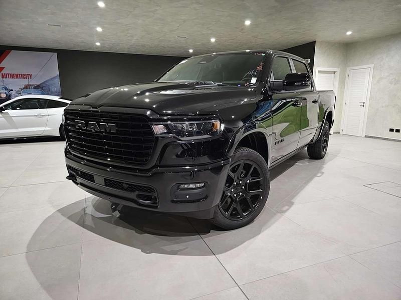 Usata Dodge Ram 426 CV (313 kW) 2024 Diamond black crystal Pick-up