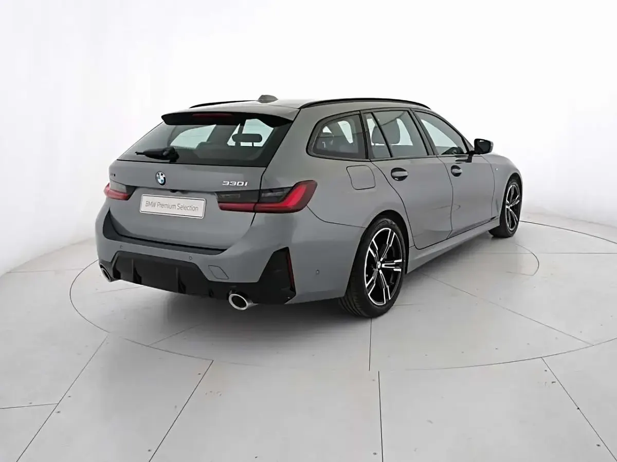 Usata BMW 330 M Sport 245 CV (180 kW) 2025 Skyscraper grey Station wagon