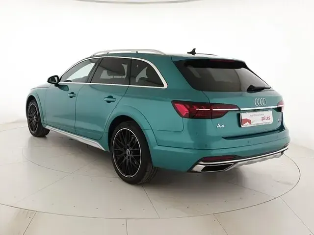 Usata Audi A4 Allroad Ambiente 204 CV (150 kW) 2023 Colore carrozzeria personalizzato audi exclusive Station wagon