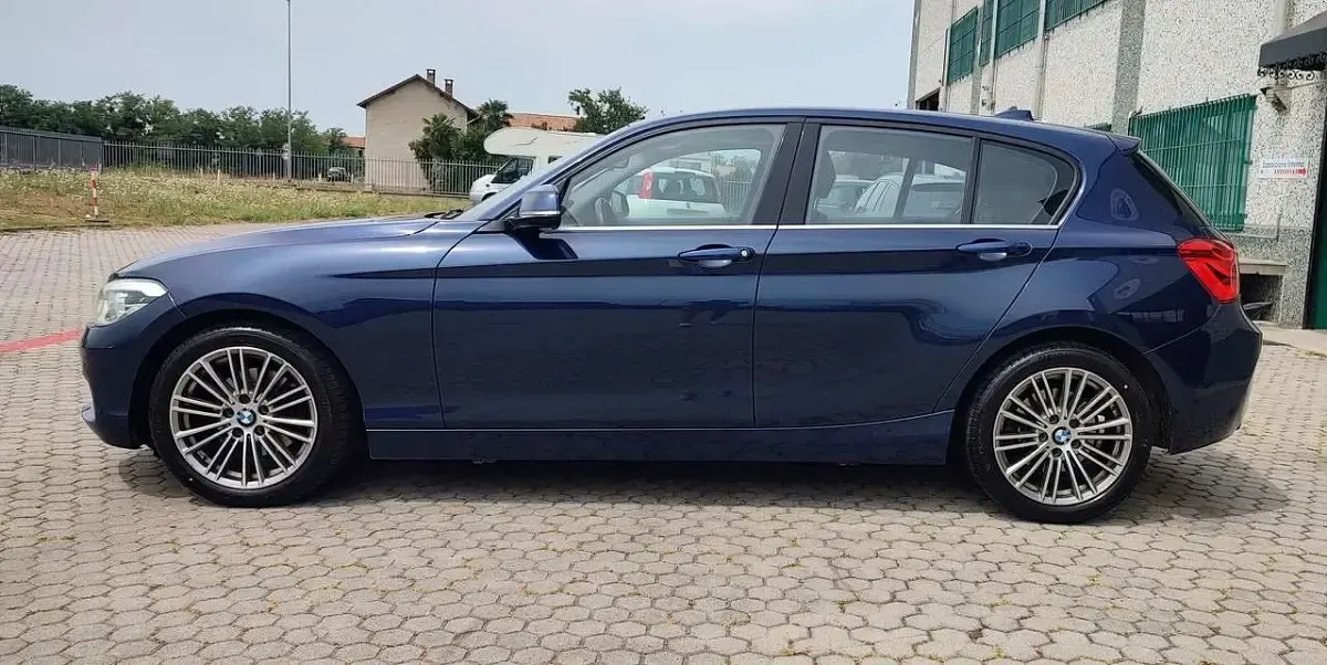 Usata BMW 120 190 CV (139 kW) 2018 Seaside blue metallizzato Berlina