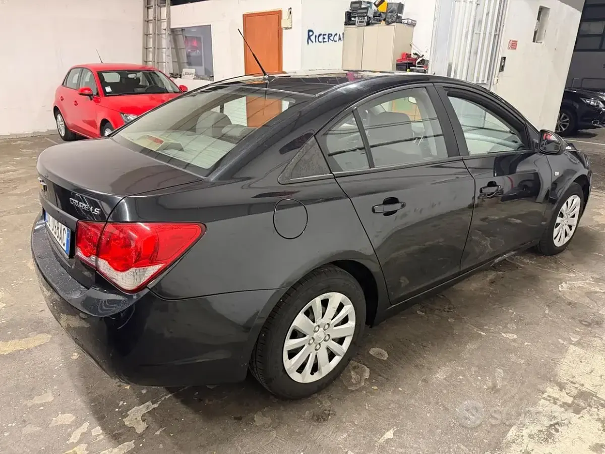 Usata Chevrolet Cruze 113 CV (83 kW) 2010 Nero Berlina