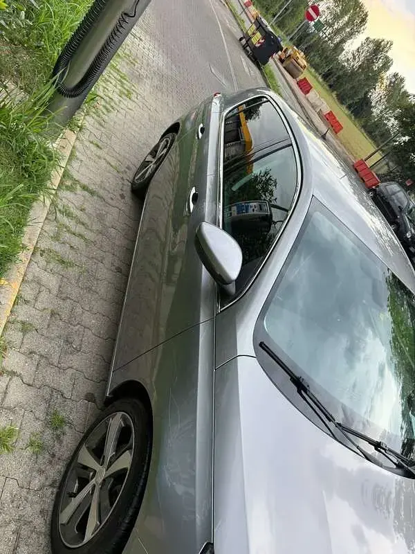 Usata Peugeot 308 GT-line 120 CV (88 kW) 2015 Grigio Berlina