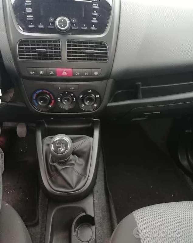Usata Fiat Doblò Dynamic 105 CV (77 kW) 2012 Monovolume