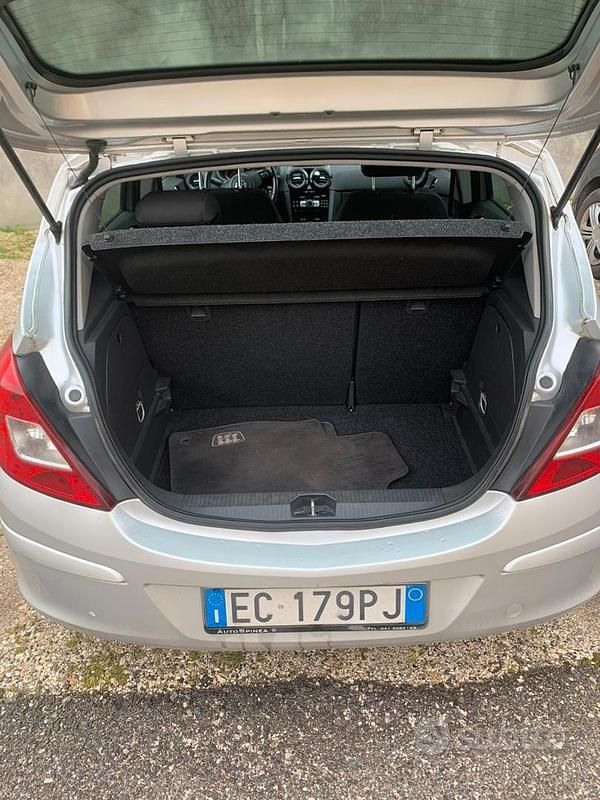 Usata Opel Corsa 2009 Grigio Utilitaria