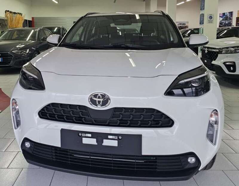 Second-hand Toyota Yaris Hybrid Active 116 CP (85 kW) 2024 Alb SUV