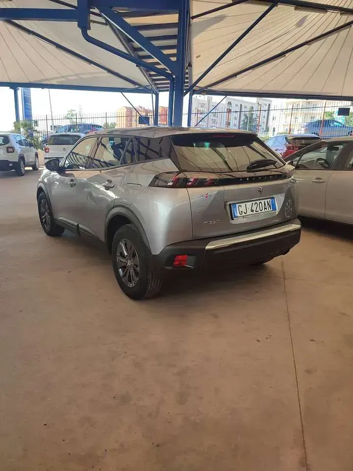 Usata Peugeot 2008 Active 102 CV (75 kW) 2022 Grigio SUV
